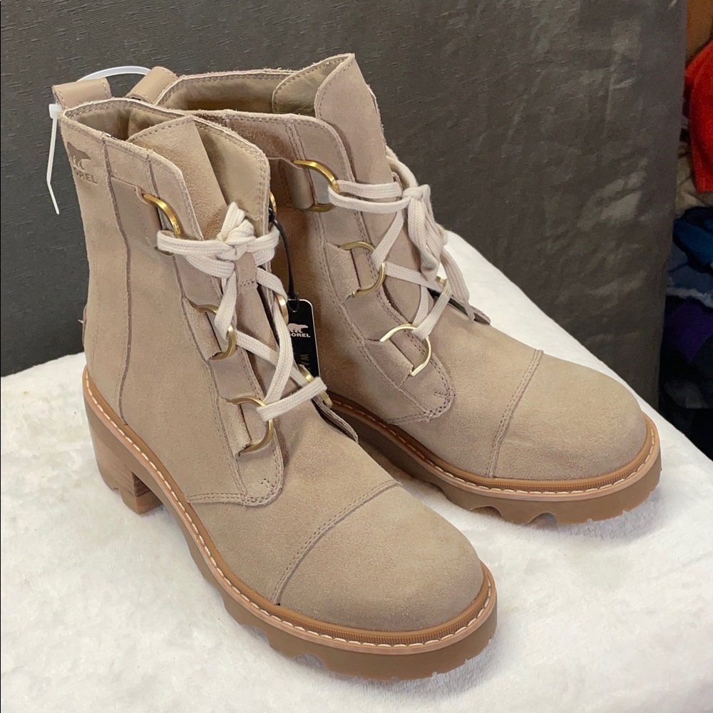 Sorel Women's Beige Lace-Up Suede Boots